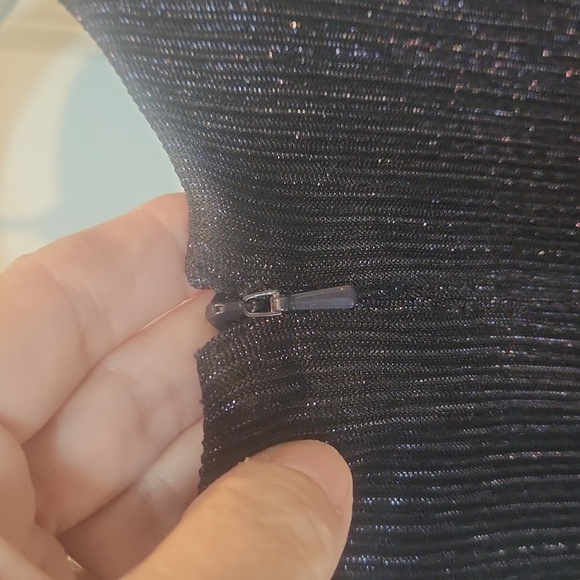 Fully lined Betsy & Adam's gown - Picture 7 of 9